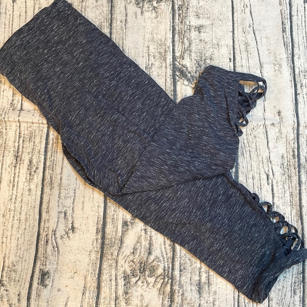 Ideology large capri leggings